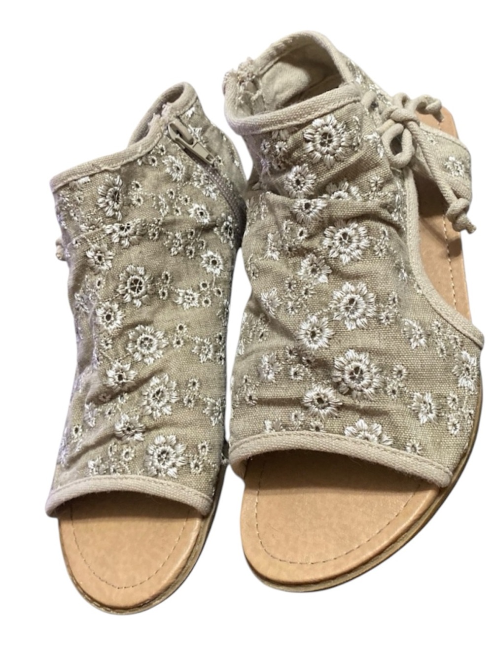Gypsy Jazz Tan Canvas Embroidered Floral Sandals 7